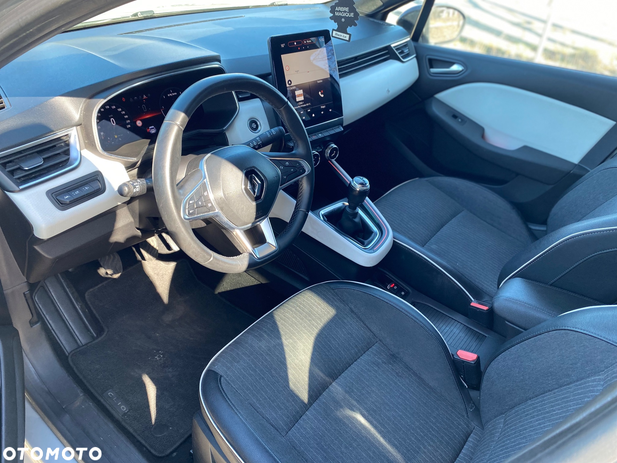 Renault Clio BLUE dCi 100 INTENS - 8