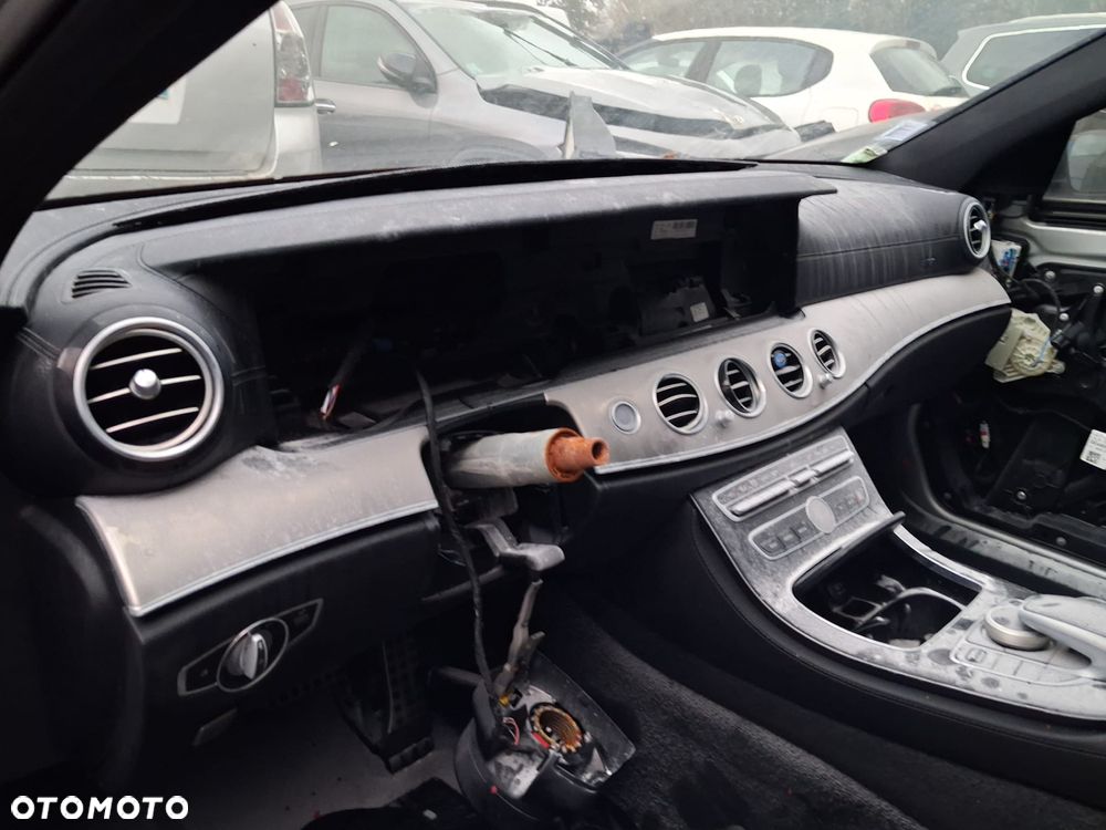 Mercedes-Benz Klasa E 220 d Business Edition 9G-TRONIC - 14