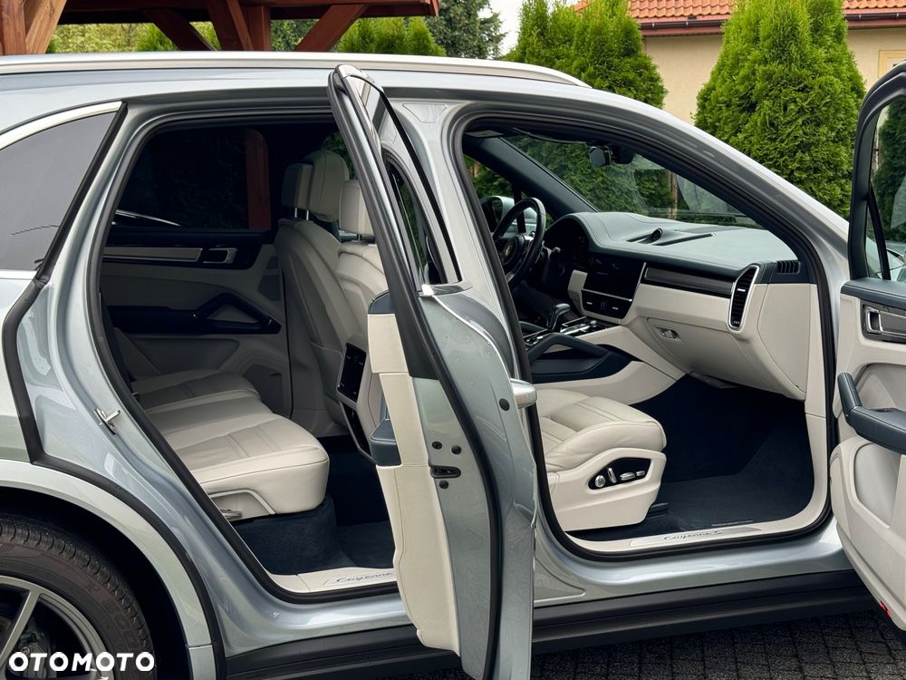 Porsche Cayenne S - 26