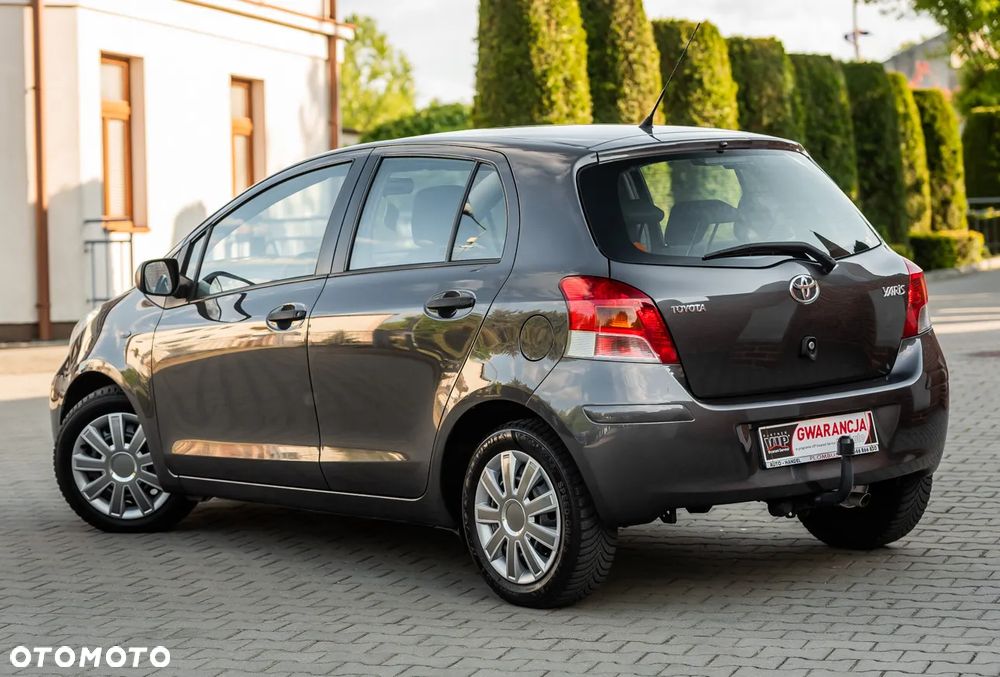 Toyota Yaris - 8