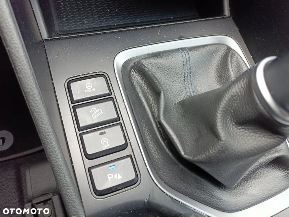 Hyundai Tucson 2.0 CRDI BlueDrive Style 2WD - 23