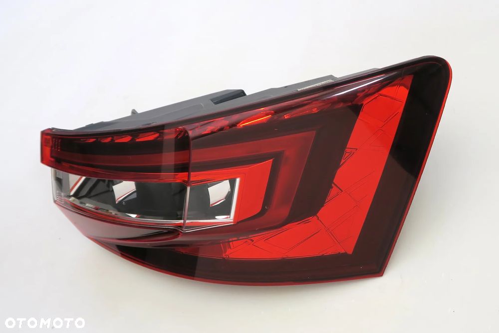 SKODA SUPERB 3 III kombi 3V9 2015 - 2018 Lampa tył z LED prawa ORYGINAŁ OE - 7