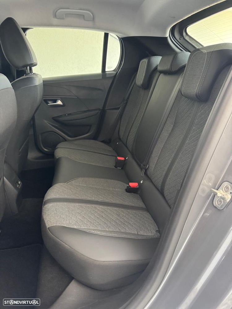Peugeot 208 1.2 PureTech Allure EAT8 - 16