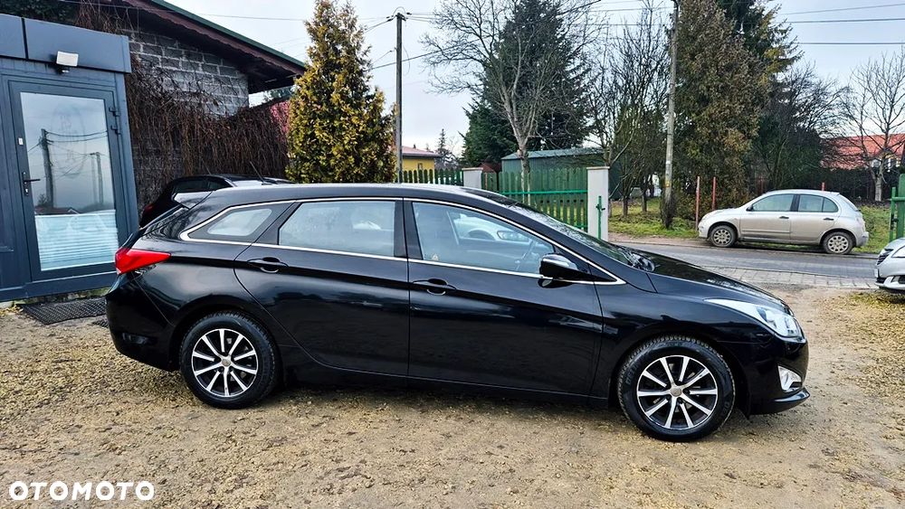 Hyundai i40 Kombi blue 1.6 Family+ - 11