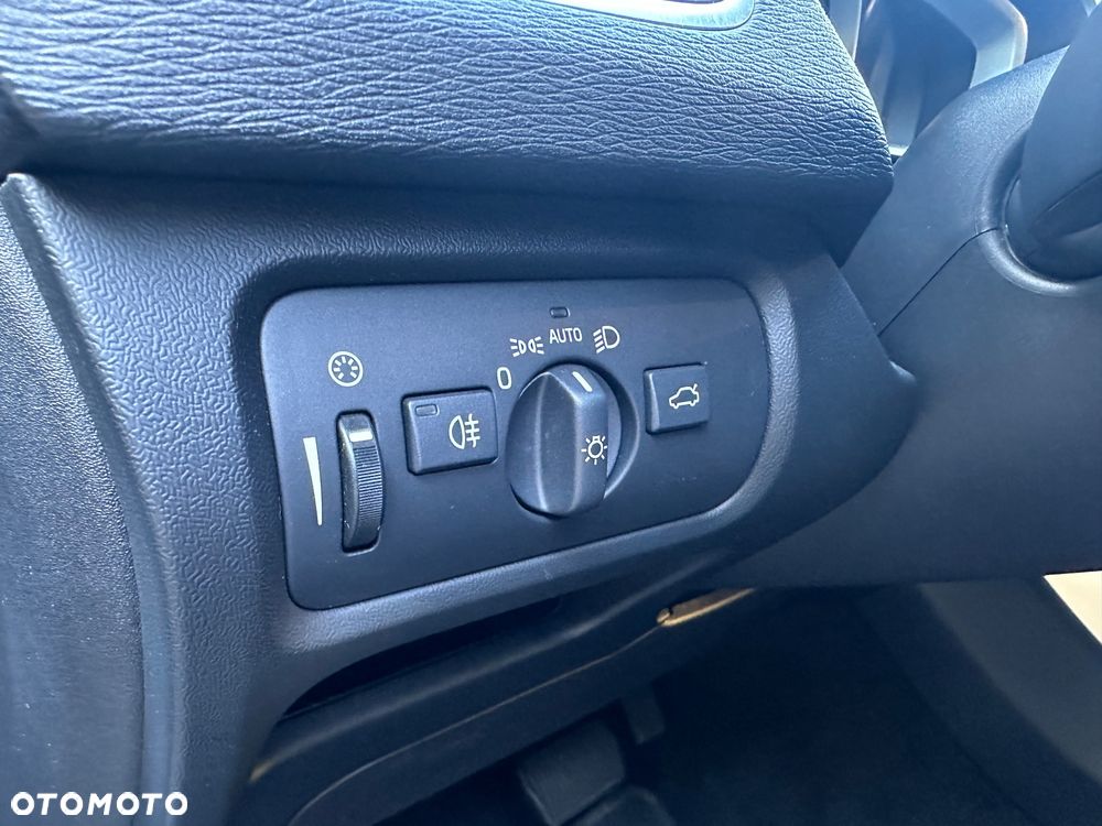 Volvo V40 D3 Drive-E Momentum - 18