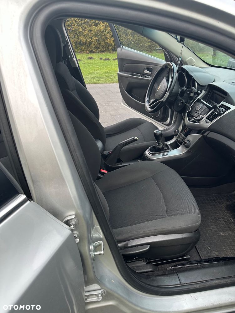 Chevrolet Cruze 1.8 LT - 11