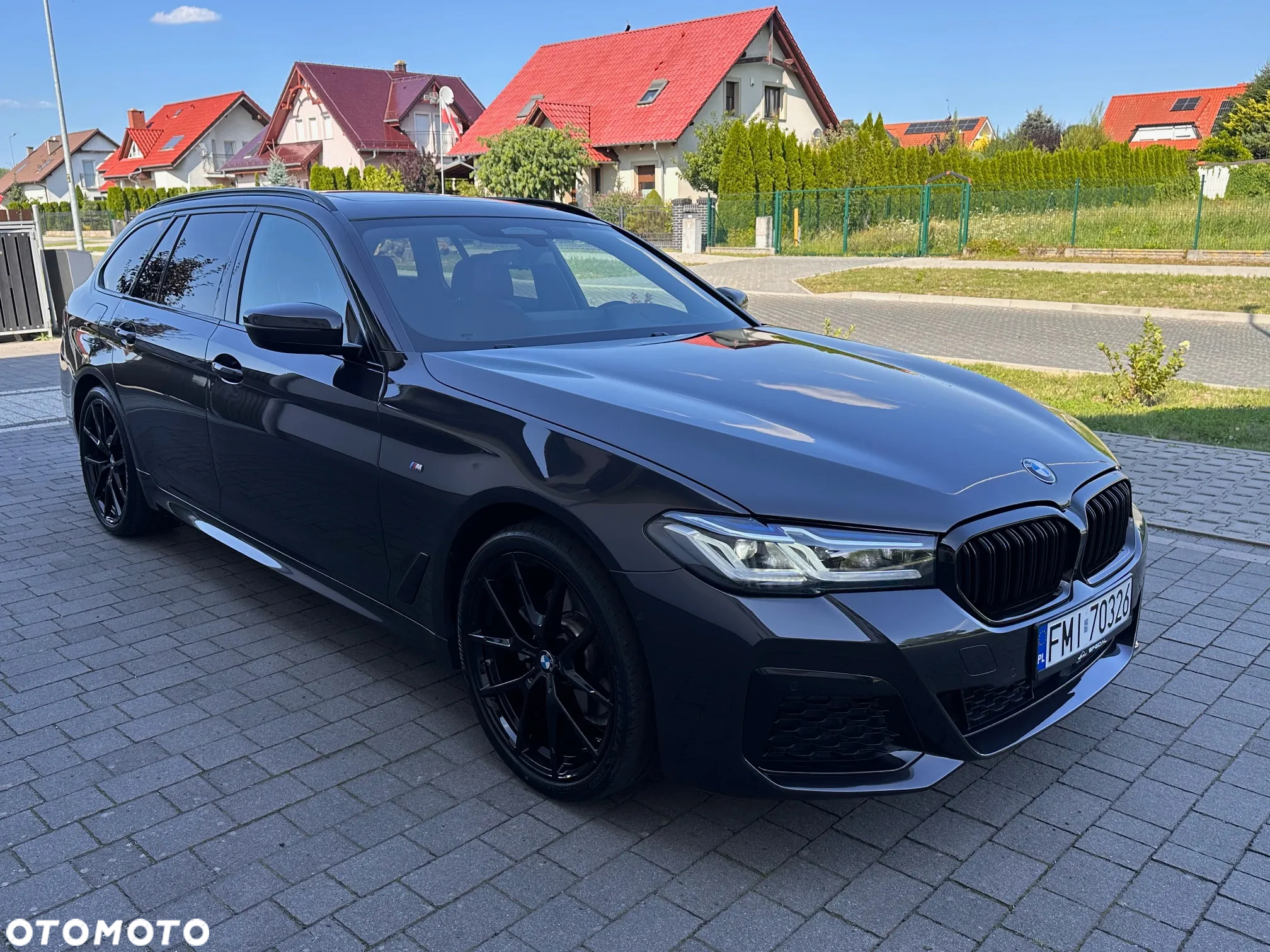 BMW Seria 5 520d xDrive Touring M Sport Edition - 2