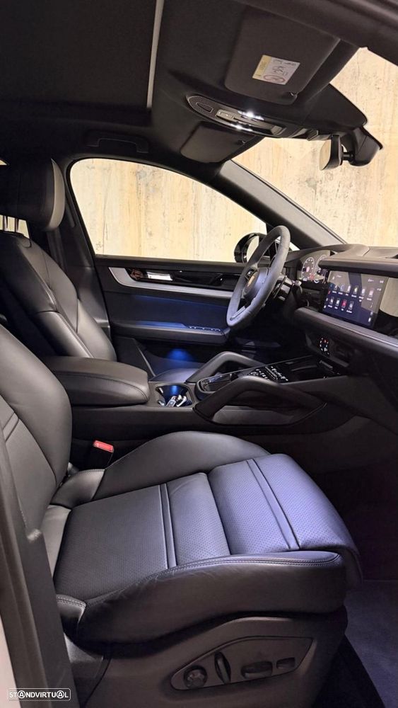 Porsche Cayenne Coupé E-Hybrid Black Edition - 22
