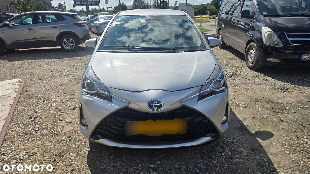 Toyota Yaris Hybrid 100 Sol - 2