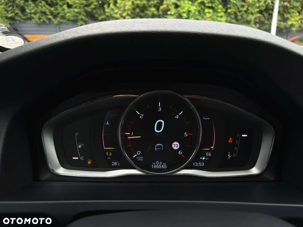 Volvo V60 D4 Geartronic Momentum - 21