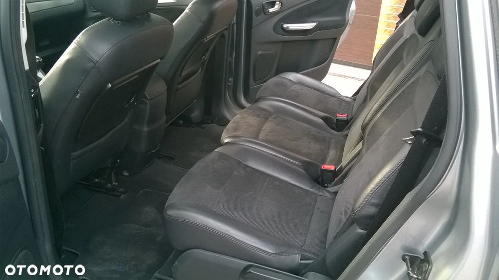 Ford S-Max 2.5 Titanium - 24