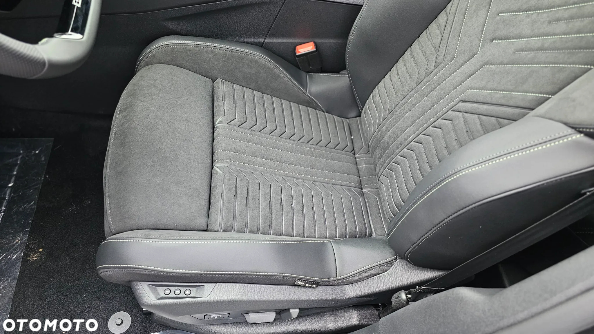Peugeot 3008 1.2 PureTech mHEV GT e-DCS6 - 10
