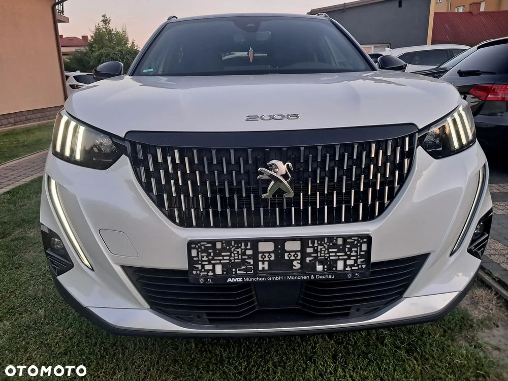Peugeot 2008 PureTech 130 EAT8 GT - 4