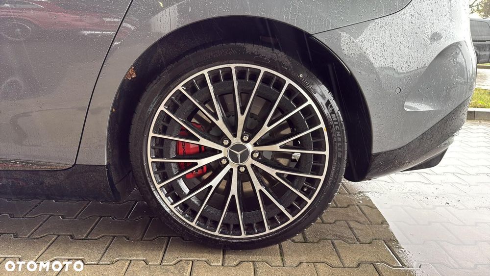 Mercedes-Benz EQE - 18