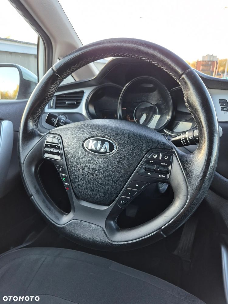 Kia Ceed 1.4 L - 14