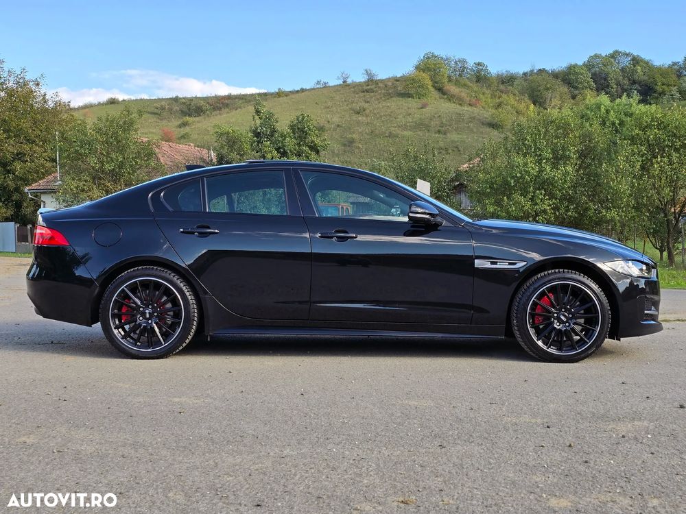 Jaguar XE 2.0 AWD R-Sport - 14