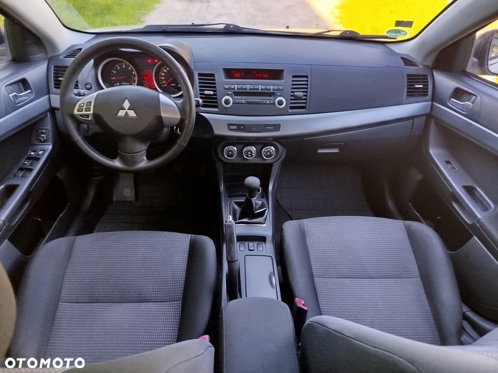 Mitsubishi Lancer 1.6 - 8