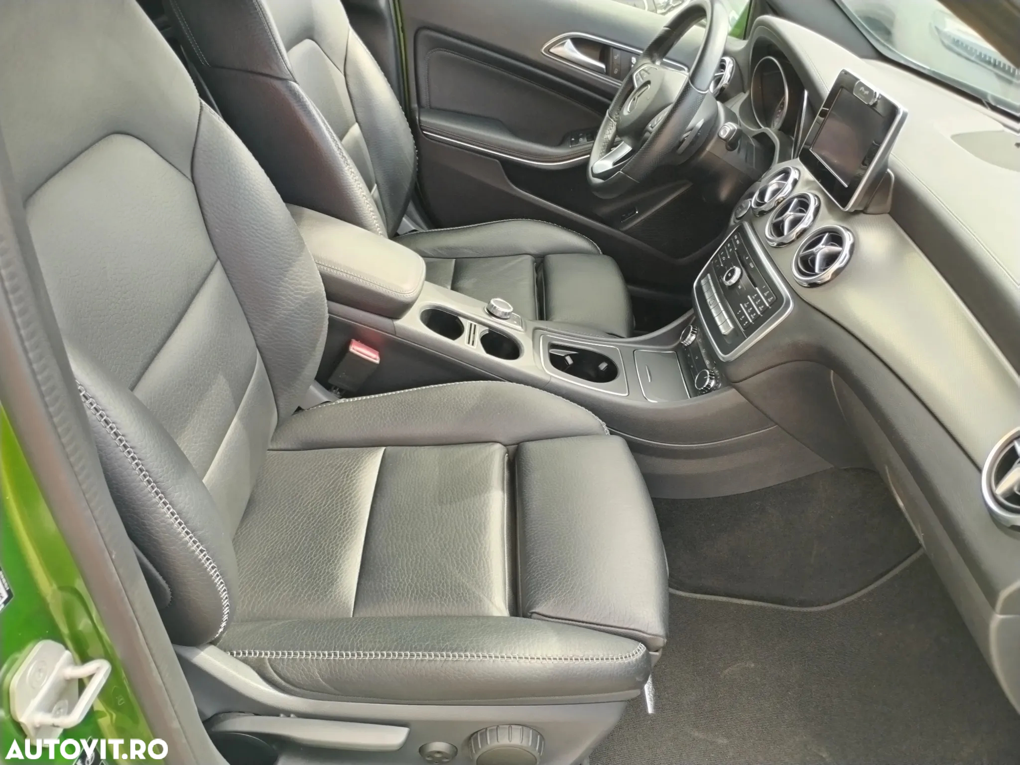 Mercedes-Benz GLA - 15