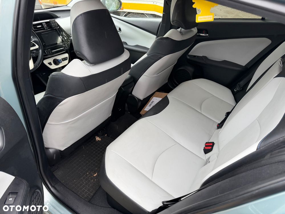 Toyota Prius (Hybrid) Executive - 5