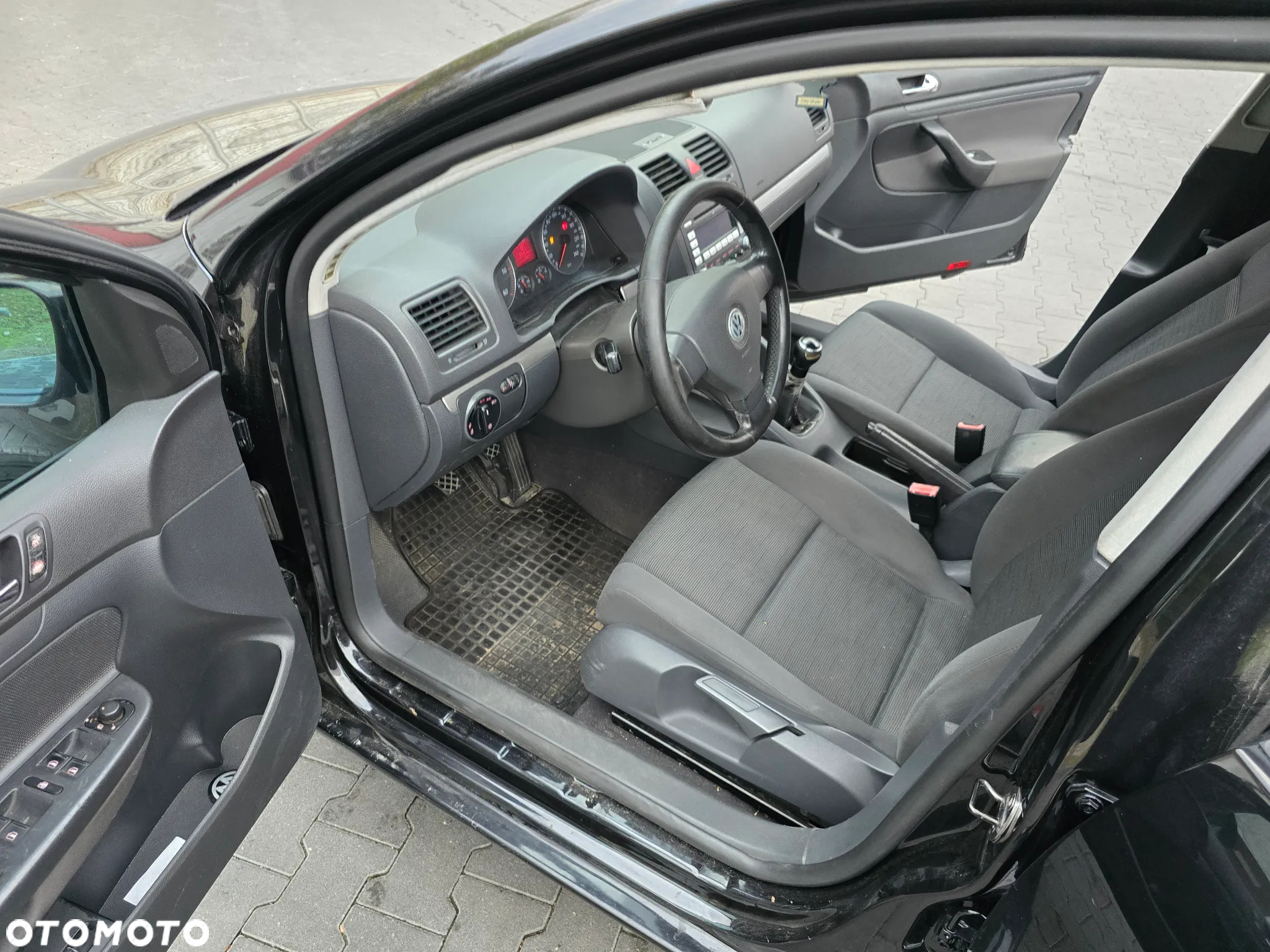 Volkswagen Golf V 2.0 TDI Comfortline - 10