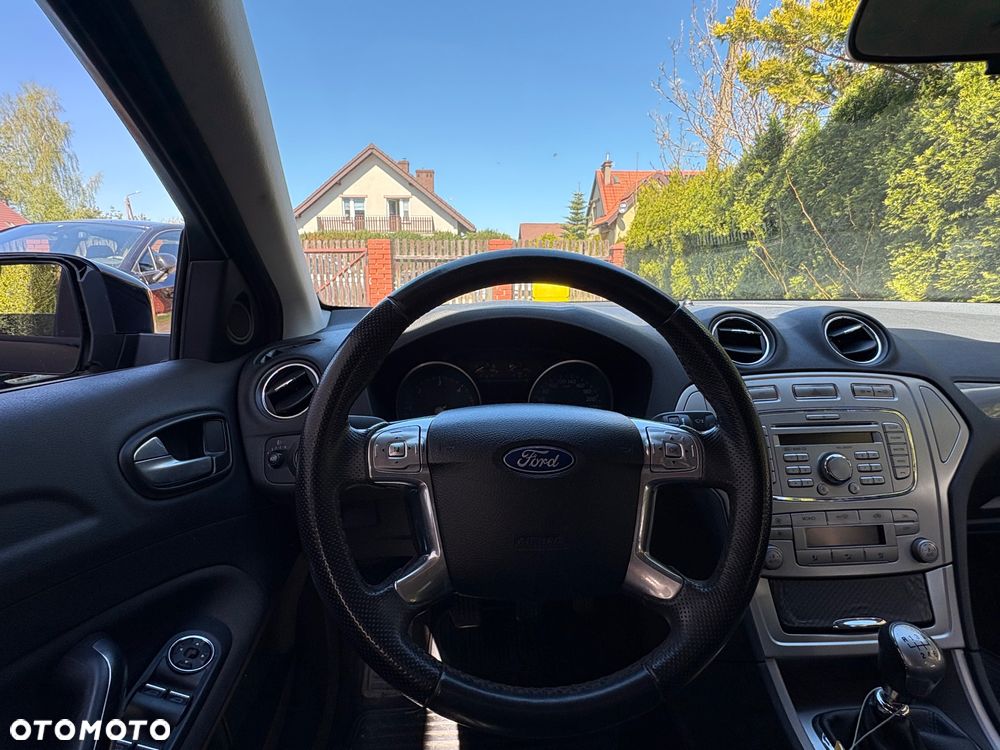 Ford Mondeo 1.8 TDCi Ambiente - 17