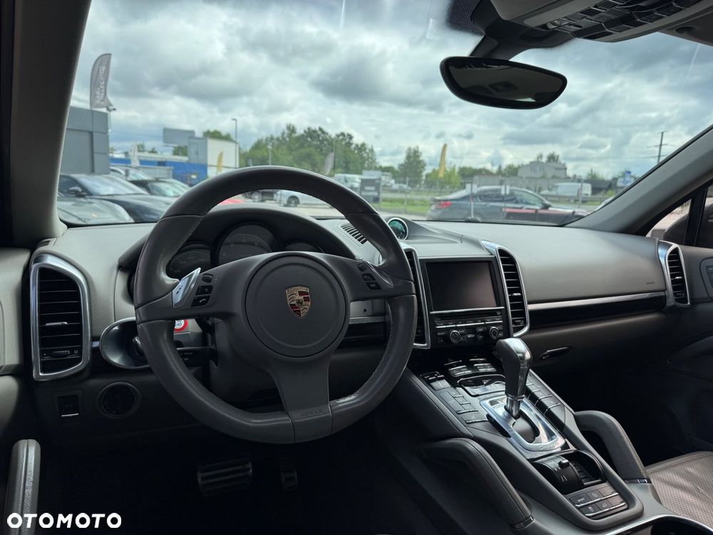 Porsche Cayenne S - 11