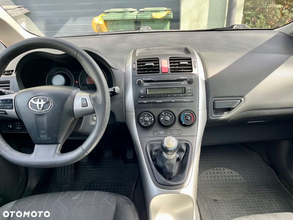 Toyota Auris 1.4 D-4D Terra EU5 - 10