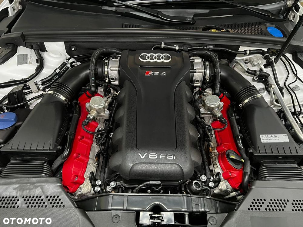 Audi RS4 Standard - 12