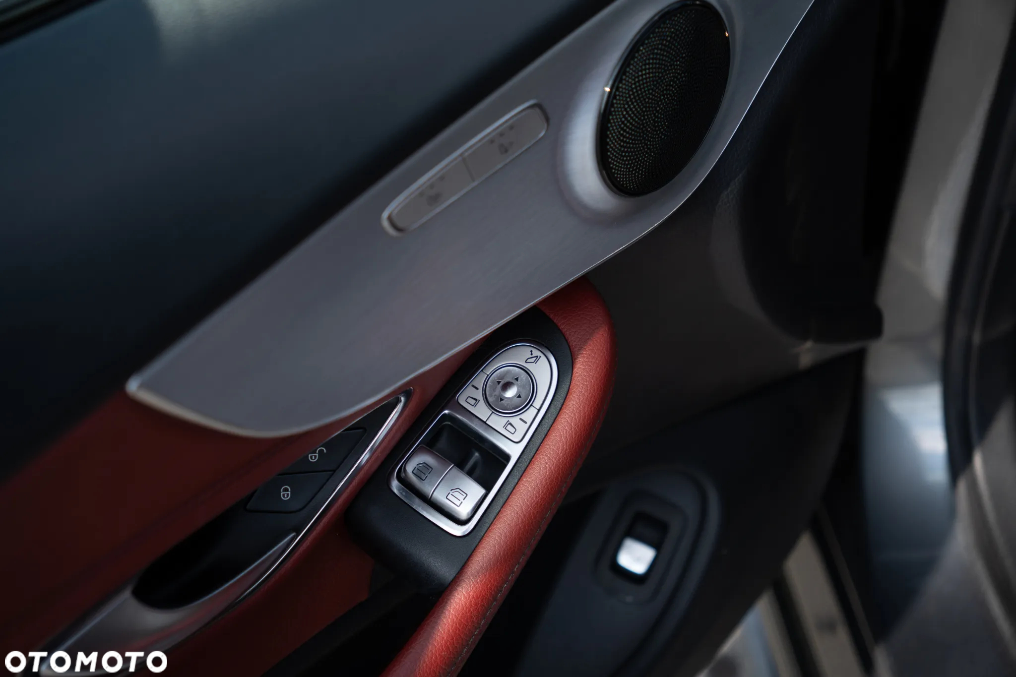 Mercedes-Benz Klasa C 200 7G-TRONIC - 24