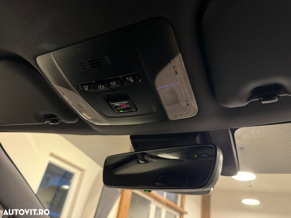 Toyota Corolla 1.8 Hybrid Team Deutschland - 25