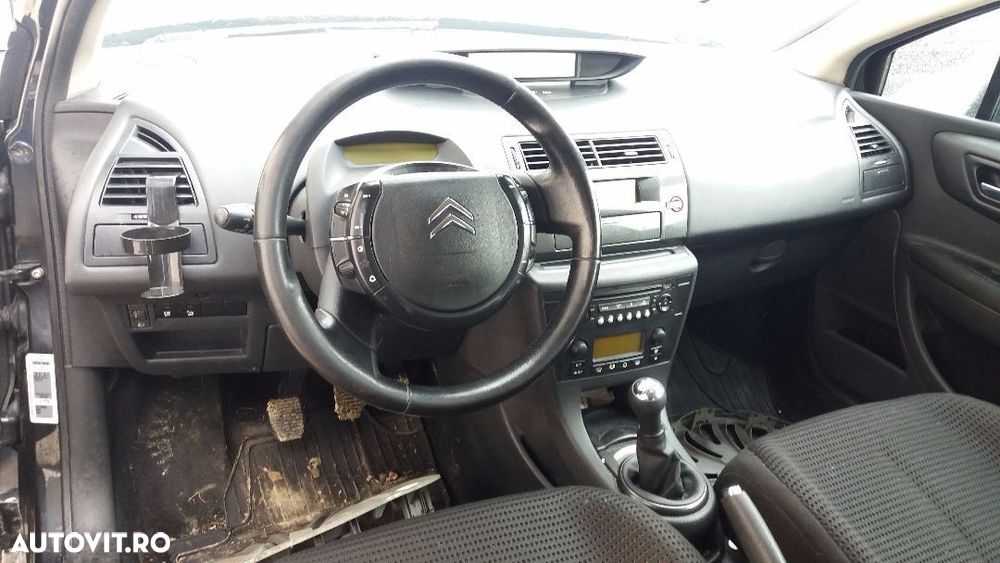 Dezmembrez Citroen C4 - 2004 - 4