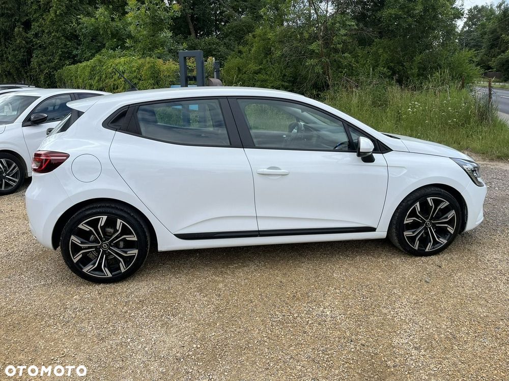 Renault Clio - 11