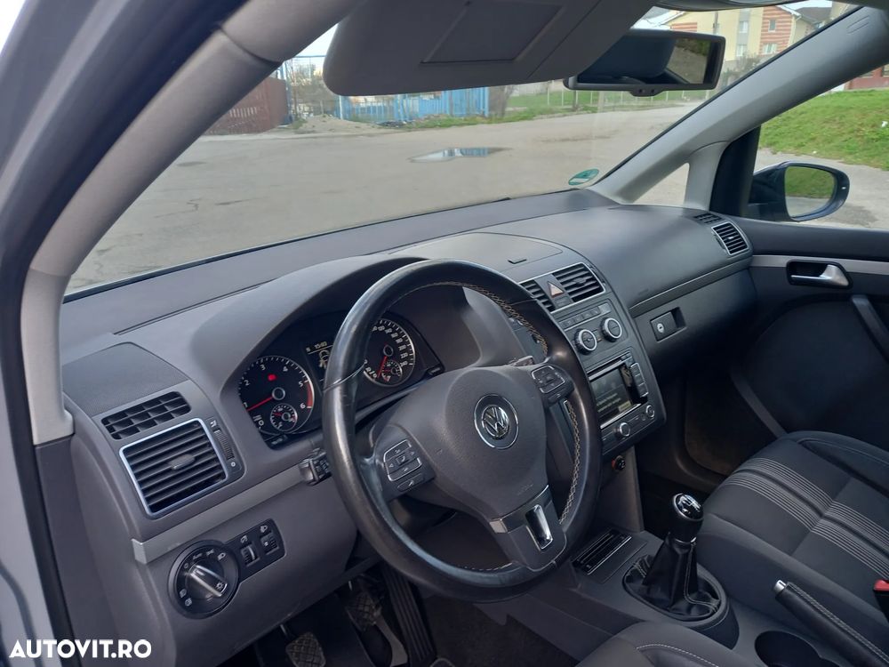 Volkswagen Touran 1.6 TDI DPF BlueMotion Technology MATCH - 10