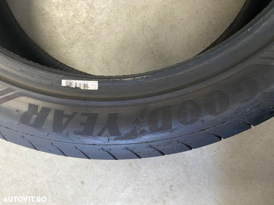 vand anvelope 235/45/20 goodyear de vară la 6-6,5mm - 5