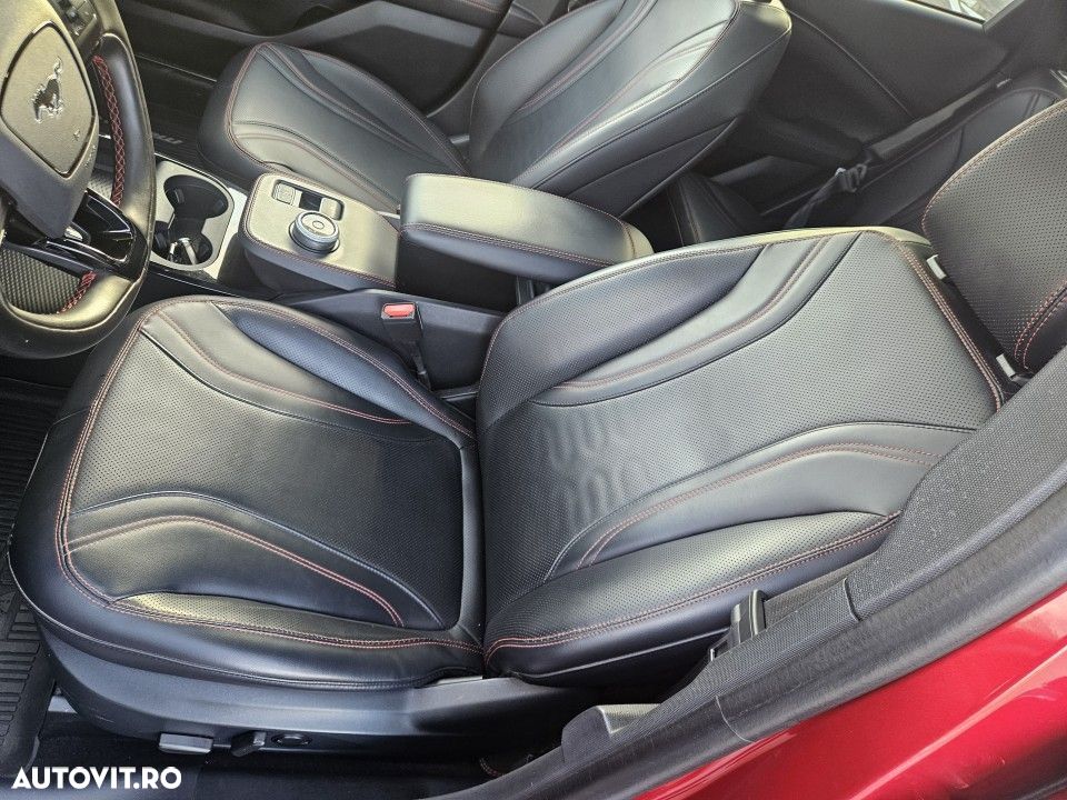 Ford Mustang Mach-E - 12