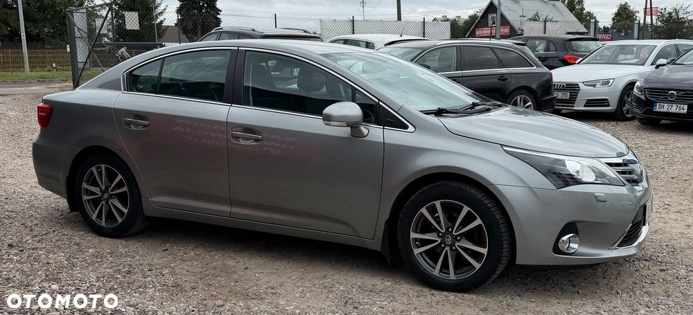 Toyota Avensis 2.0 D-4D Executive - 29