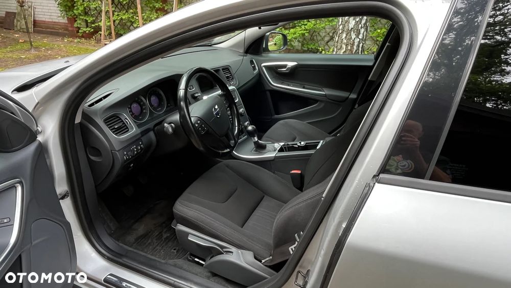 Volvo V60 2011 photo 2