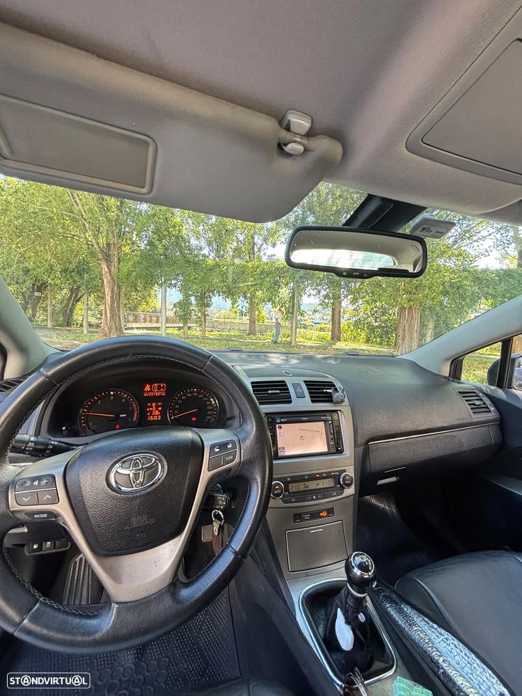 Toyota Avensis SW - 9