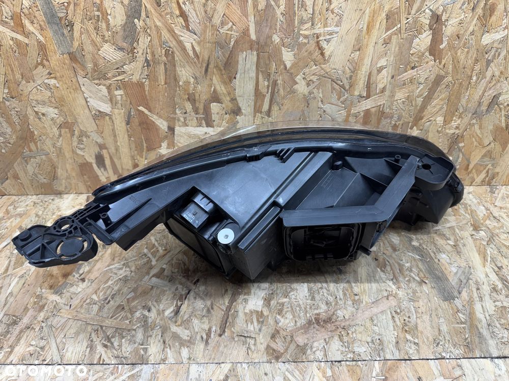 Przednia lewa lampa peugeot 308 full led - 2