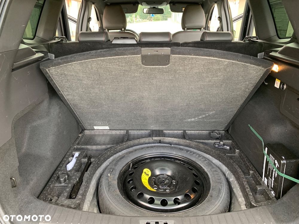 Ford Kuga - 24