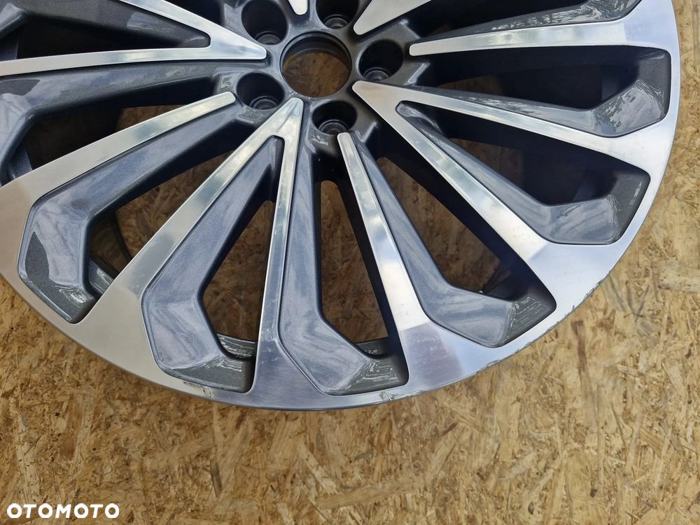 1x FELGA AUDI Q8 E-TRON 21" 4KE601025G - 3