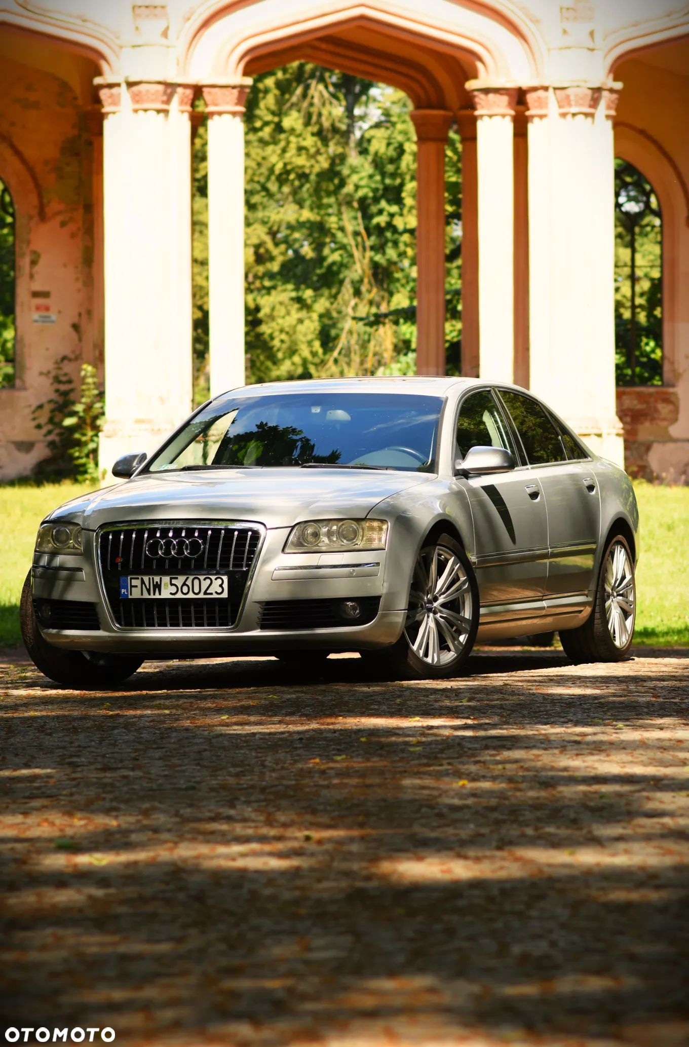 Audi A8 4.2 Quattro - 1