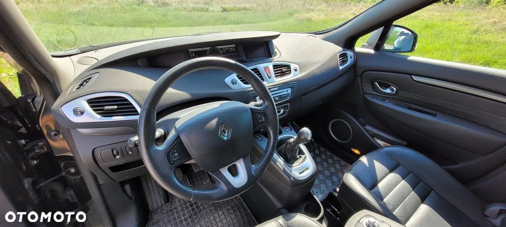 Renault Grand Scenic Gr 1.4 16V TCE Bose Edition - 10