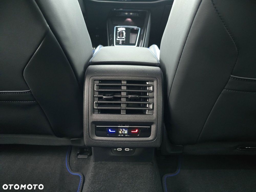 Volkswagen Golf Variant 2.0 TSI 4Motion R - 37