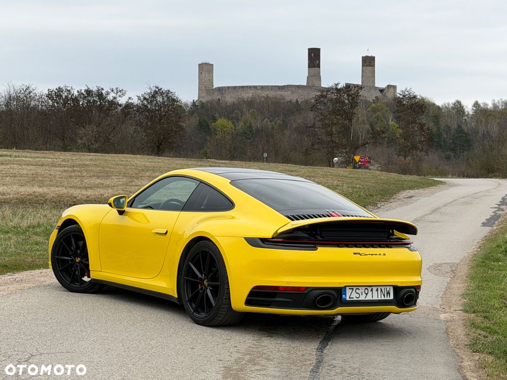 Porsche 911 Carrera 4S - 8