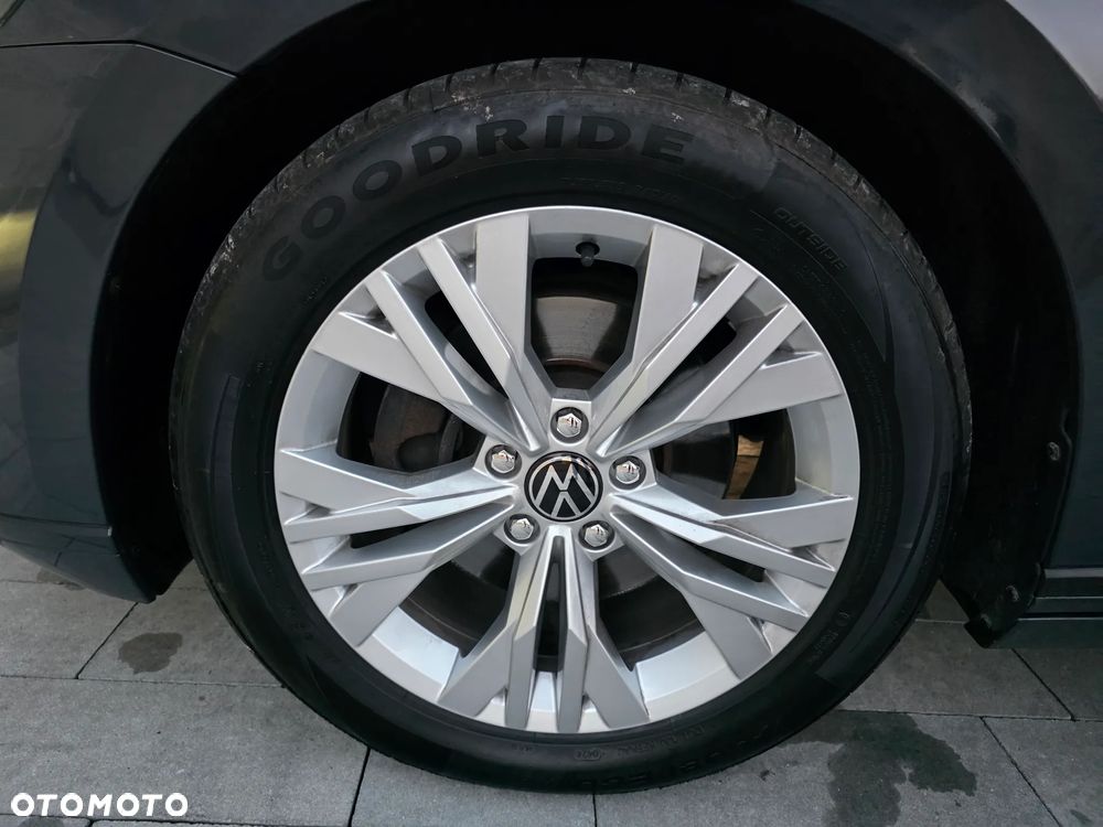 Volkswagen Passat - 30