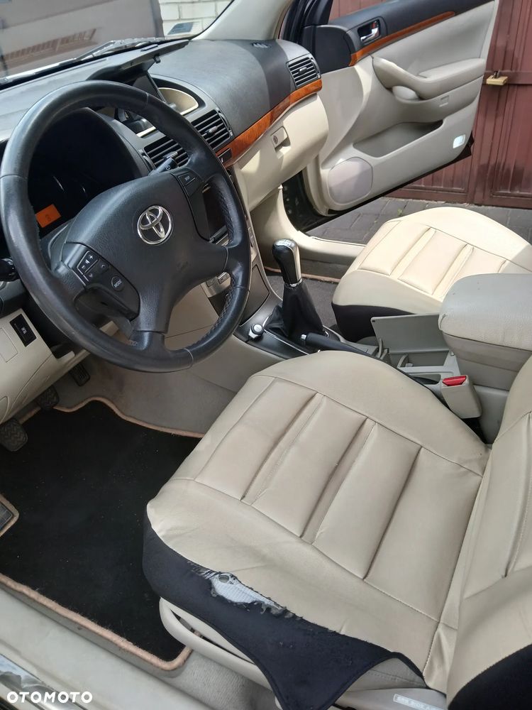 Toyota Avensis 1.8 VVT-i Sol - 24