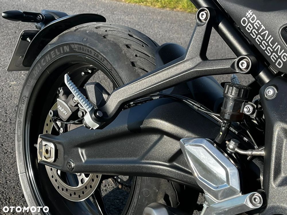 Triumph Trident - 23