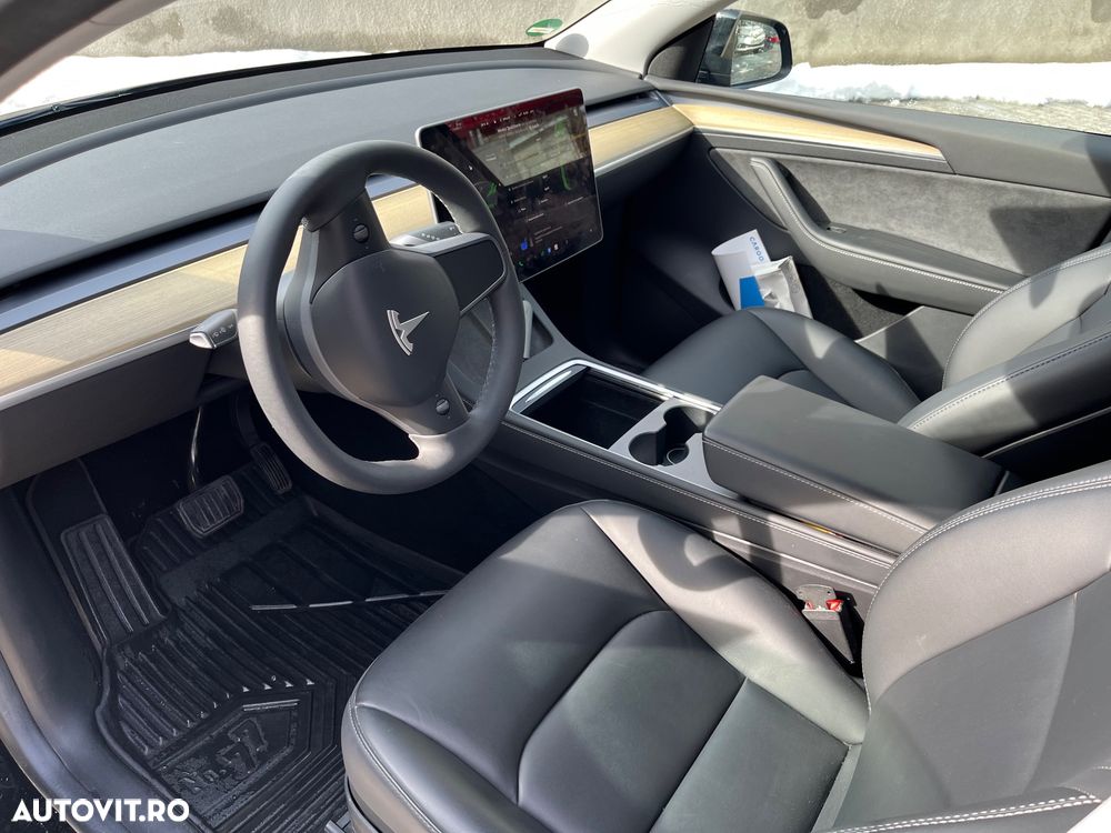Tesla Model Y Standard - 14