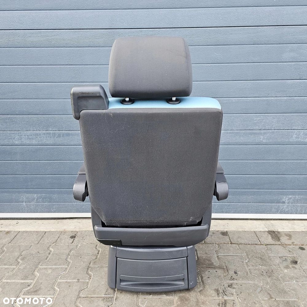 VW T5 T6 MULTIVAN ATLANTIS fotel obrotowy tył II RZĄD - 8